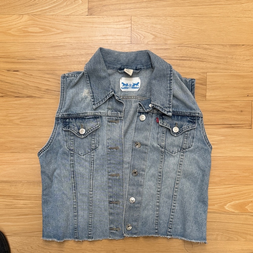 Levi’s denim vest size S